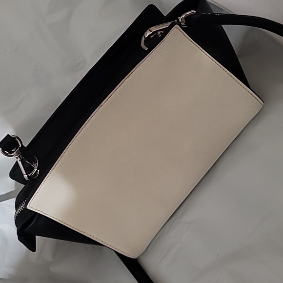 Michael Kors Crossbody - Picture 3 of 9